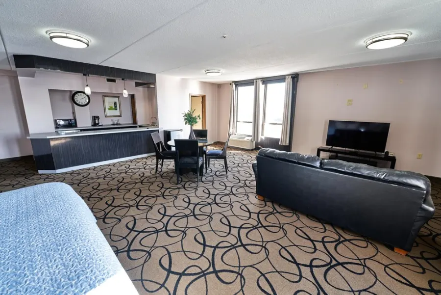 Deluxe suite living area